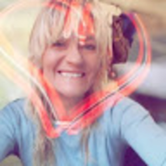 Meet your Posher, Renee - Picture 1 of 1